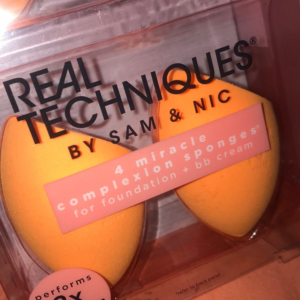 🎈🎈 NEW!! Real Technique sponges!! 🎈🎈 - Picture 2 of 4